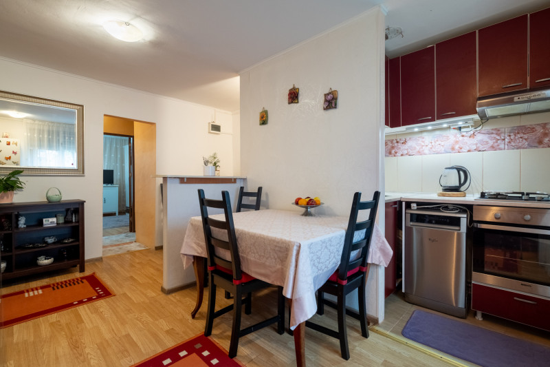 Apartament ideal pentru spatiu comercial