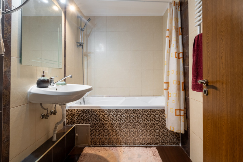 Apartament ideal pentru spatiu comercial