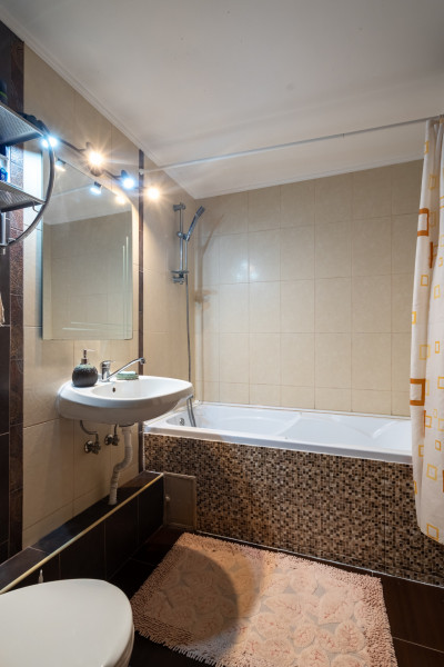 Apartament ideal pentru spatiu comercial