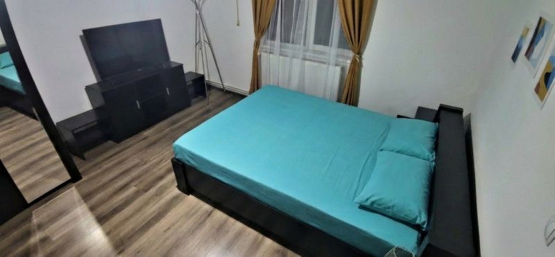 VAND APARTAMENT  DOUA CAMERE CU INTRĂRI SEPARATE 