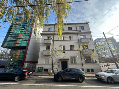 VAND APARTAMENT  DOUA CAMERE CU INTRĂRI SEPARATE 