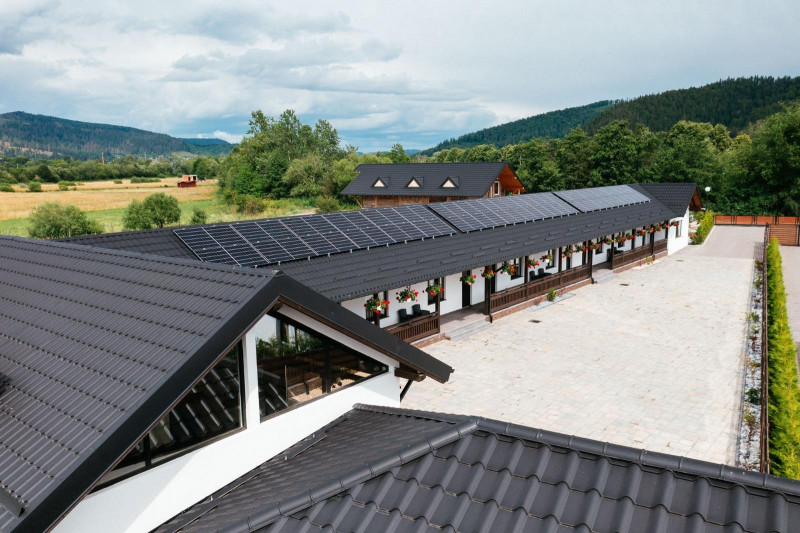 Vanzare - investitie la cheie - pensiune Voronet 8 camere 2023 - totul nou!