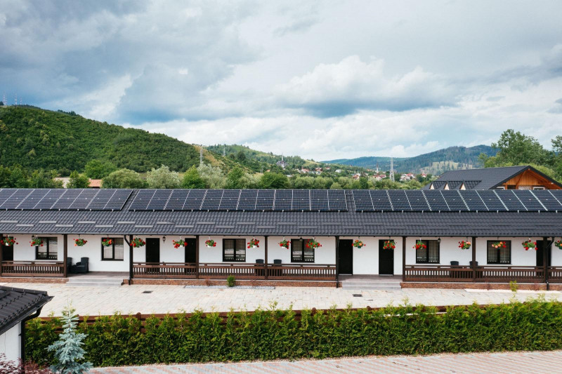 Vanzare - investitie la cheie - pensiune Voronet 8 camere 2023 - totul nou!