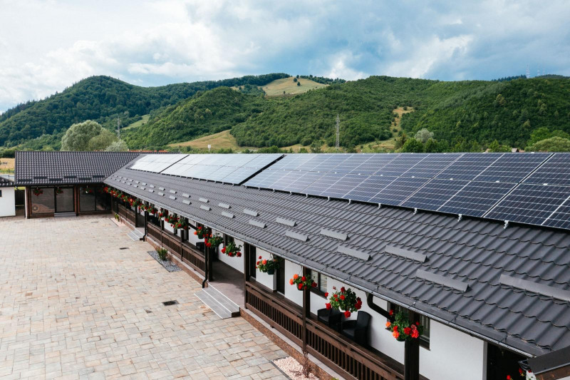 Vanzare - investitie la cheie - pensiune Voronet 8 camere 2023 - totul nou!