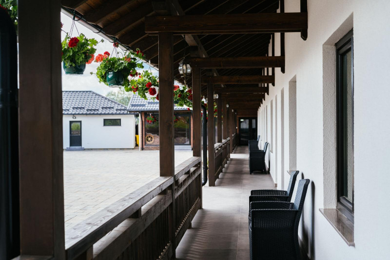 Vanzare - investitie la cheie - pensiune Voronet 8 camere 2023 - totul nou!