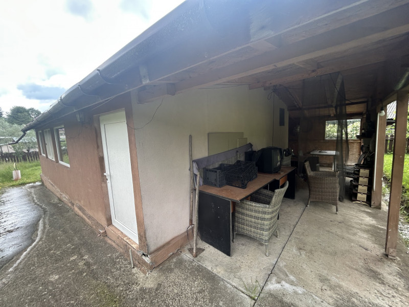 VAND  3120 MP TEREN CU CASUTA , SURDESTI BREAZA