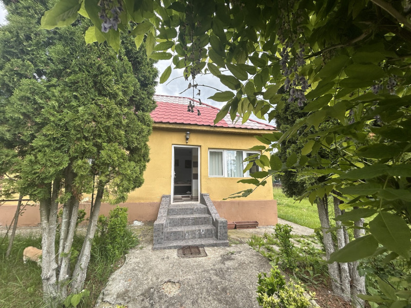 VAND  3120 MP TEREN CU CASUTA , SURDESTI BREAZA