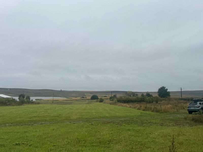 Vanzare 10.000 mp teren Liteni Suceava- la strada -potrivit proiect fonduri