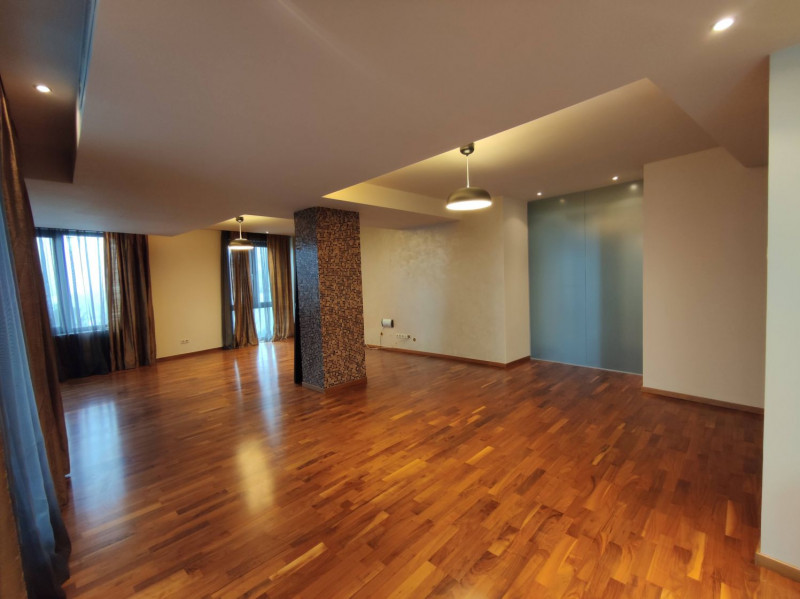 Inchiriere apartament 4 camere Erou Iancu Nicolae Baneasa