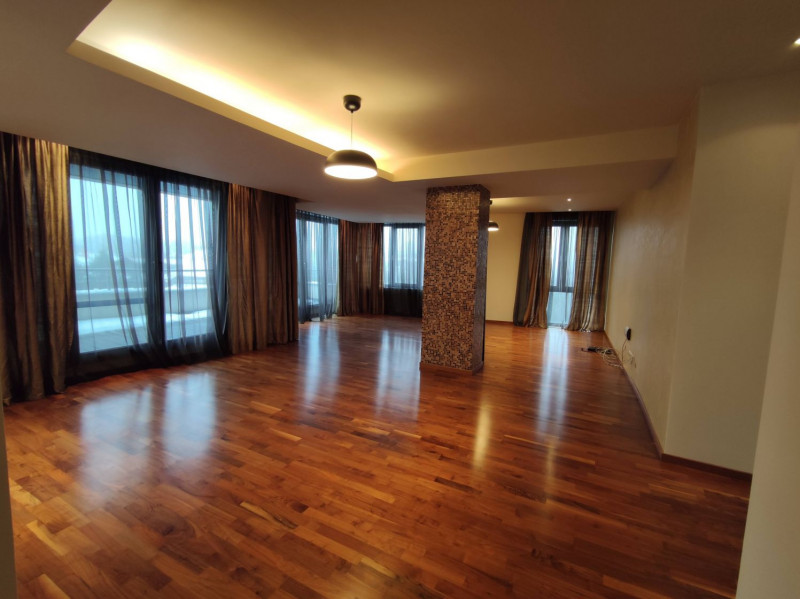 Inchiriere apartament 4 camere Erou Iancu Nicolae Baneasa