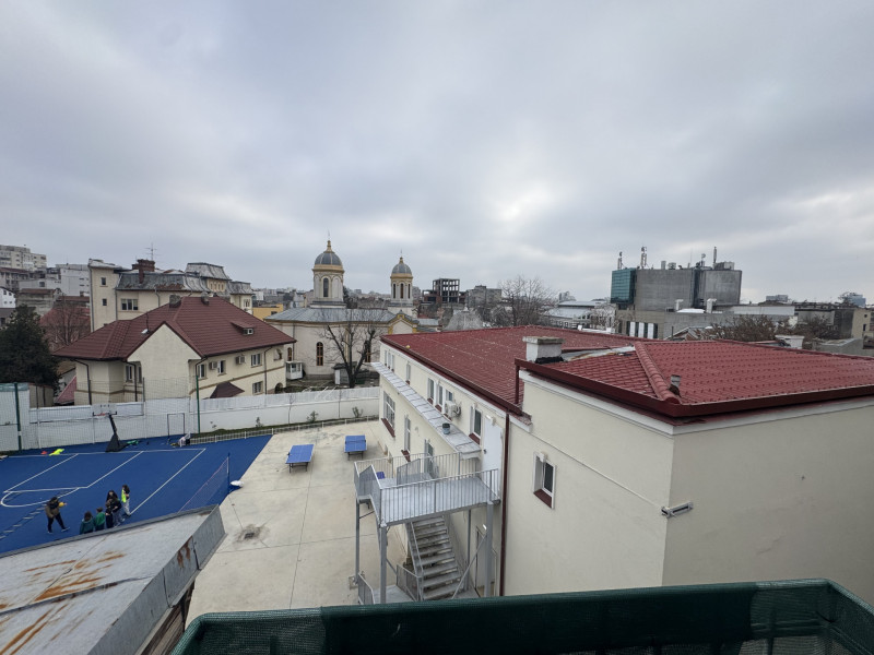 Garsoniera de pe strada Visinilor