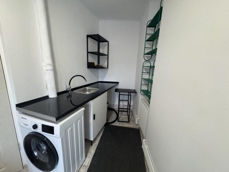 Garsoniera de pe strada Visinilor