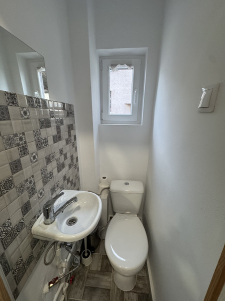 Garsoniera de pe strada Visinilor