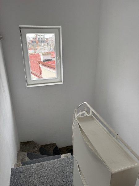 Garsoniera de pe strada Visinilor