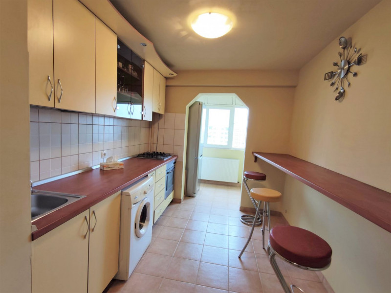 Vanzare apartament 3 camere Aparatorii Patriei