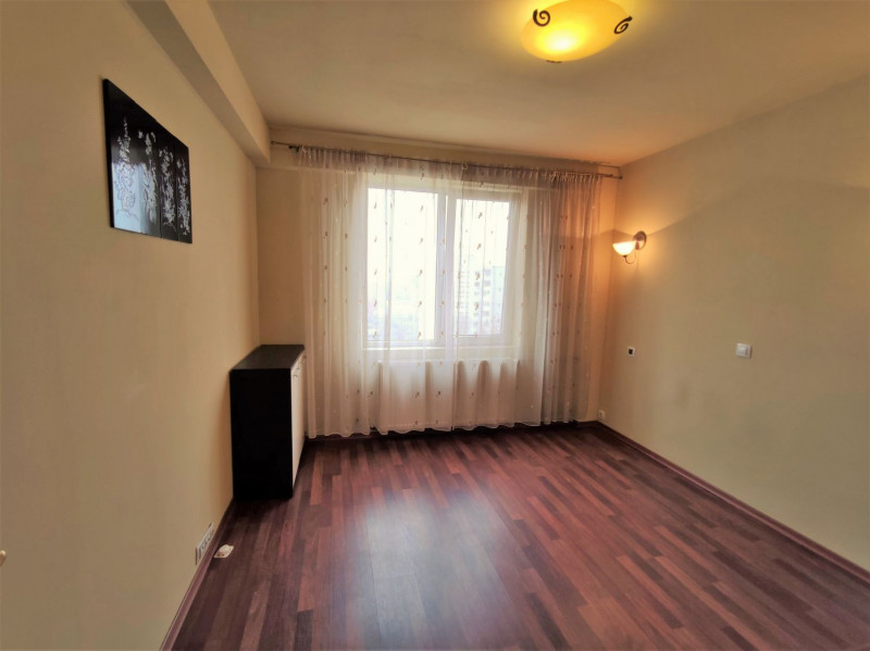 Vanzare apartament 3 camere Aparatorii Patriei