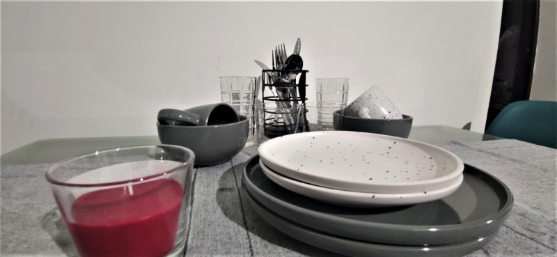 VAND APARTAMENT  DOUA CAMERE CU INTRĂRI SEPARATE 