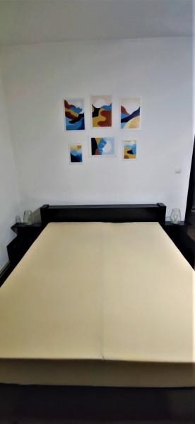 VAND APARTAMENT  DOUA CAMERE CU INTRĂRI SEPARATE 