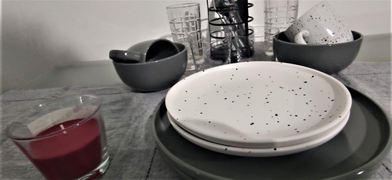 VAND APARTAMENT  DOUA CAMERE CU INTRĂRI SEPARATE 