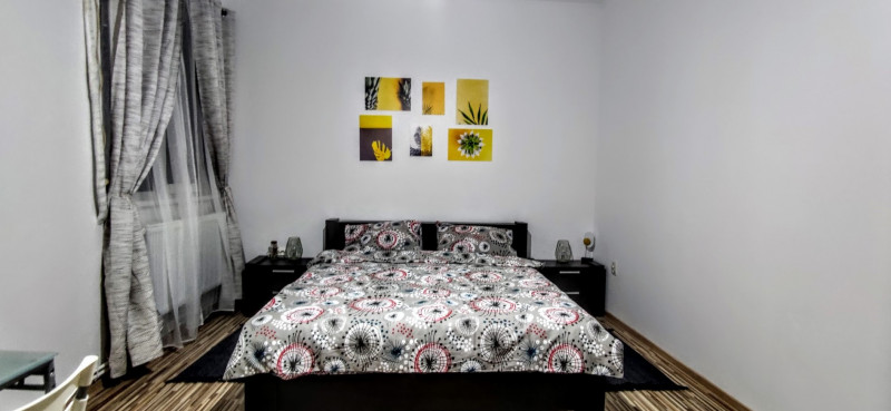 VAND APARTAMENT  DOUA CAMERE CU INTRĂRI SEPARATE 