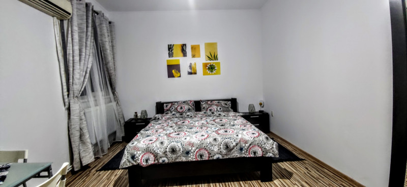 VAND APARTAMENT  DOUA CAMERE CU INTRĂRI SEPARATE 