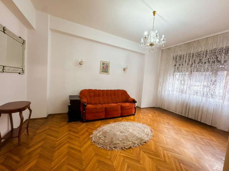 Vânzare apartament 3 camere Eminescu
