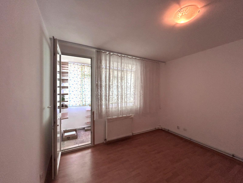 VANZARE 3 CAM, JEAN STERIADI, PARTER, DECOMANDAT