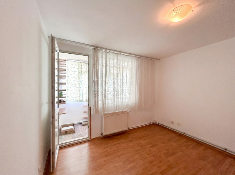 VANZARE 3 CAM, JEAN STERIADI, PARTER, DECOMANDAT