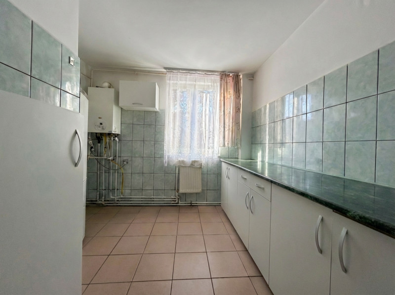 VANZARE 3 CAM, JEAN STERIADI, PARTER, DECOMANDAT