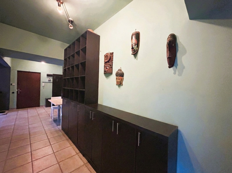 Vând apartament boem, într-un bloc ca un refren