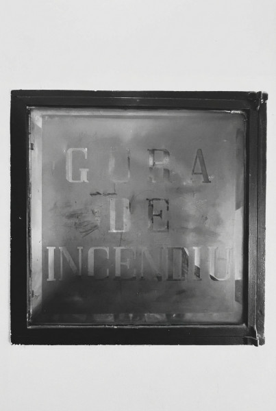 Vând apartament boem, într-un bloc ca un refren