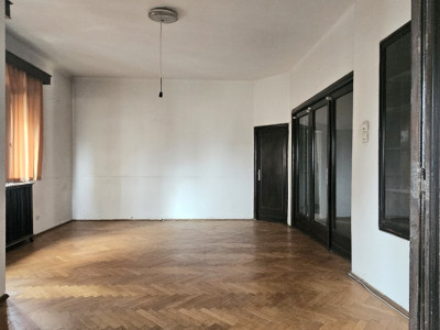 Un apartament plin de emoție in imobil istoric