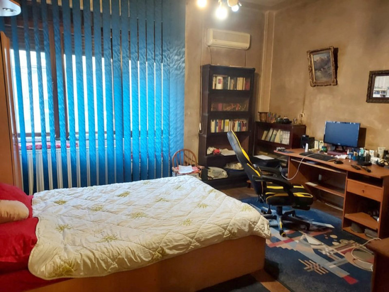 Proprietate deosebită într-o casă interbelică, de vanzare in zona Unirii