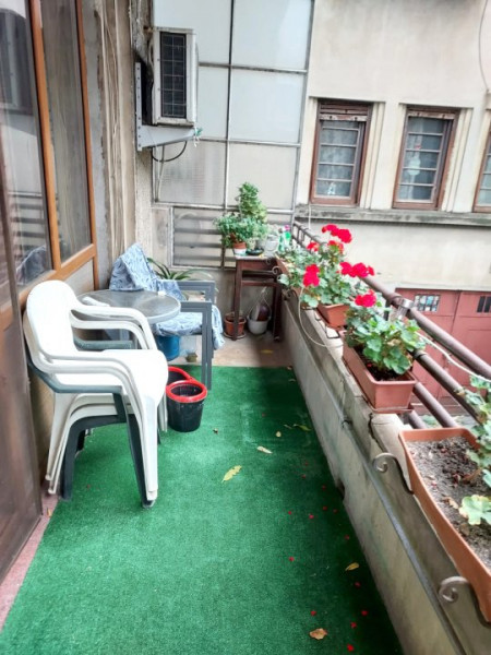 Proprietate deosebită într-o casă interbelică, de vanzare in zona Unirii