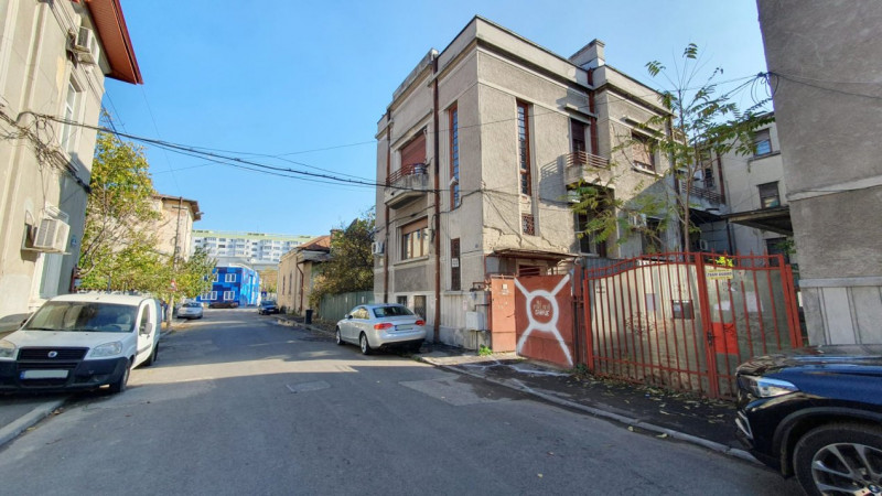 Proprietate deosebită într-o casă interbelică, de vanzare in zona Unirii