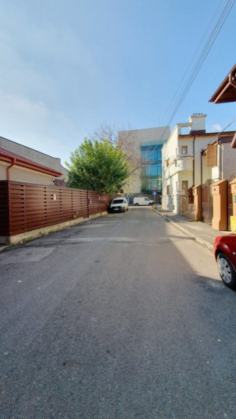 Proprietate deosebită într-o casă interbelică, de vanzare in zona Unirii