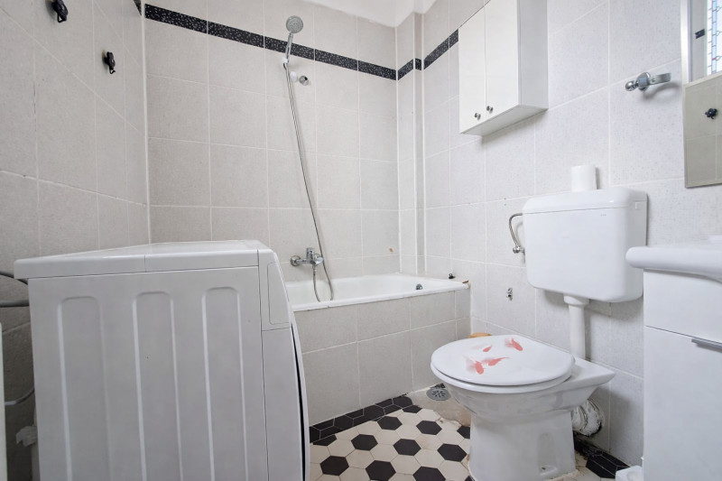 Bd. Carol I Apartament elegant cu proporții generoase și potențial de redefinire