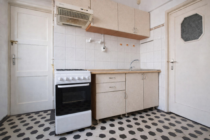 Bd. Carol I Apartament elegant cu proporții generoase și potențial de redefinire