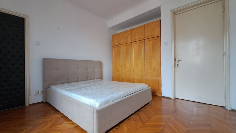Bd. Carol I Apartament elegant cu proporții generoase și potențial de redefinire