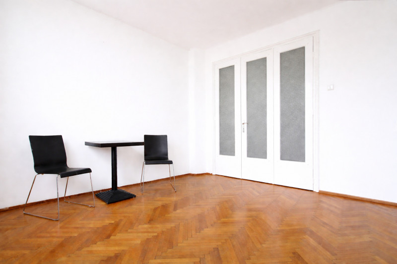 Bd. Carol I Apartament elegant cu proporții generoase și potențial de redefinire