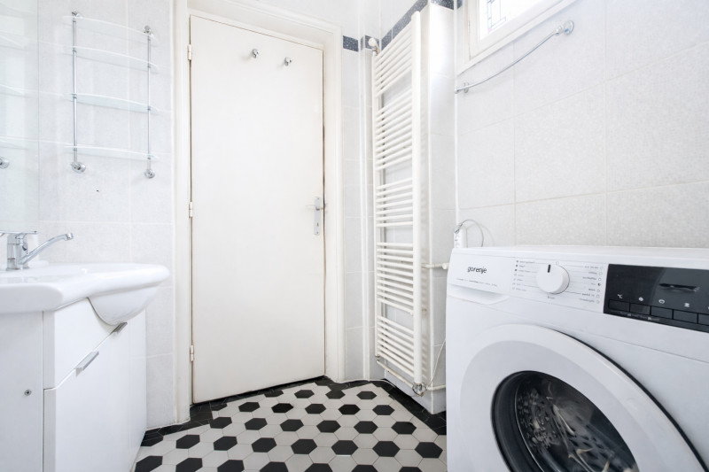 Bd. Carol I Apartament elegant cu proporții generoase și potențial de redefinire