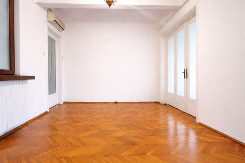 Bd. Carol I Apartament elegant cu proporții generoase și potențial de redefinire