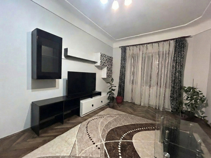 Apartament 5 camere Moșilor - Corbeni