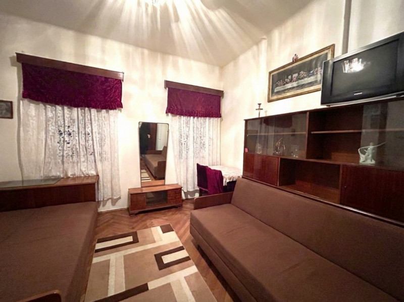 Apartament 5 camere Moșilor - Corbeni