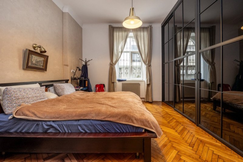 Apartament interbelic premium – 127 mp | Vilă monument istoric | Piata Victoriei