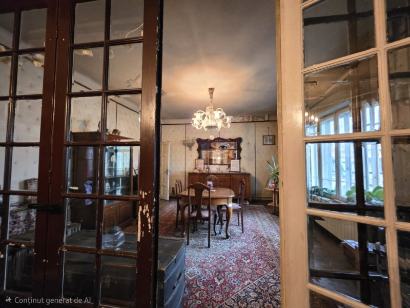 Apartament in Vila, 5 camere,  Alexandru Philippide 4, de renovat