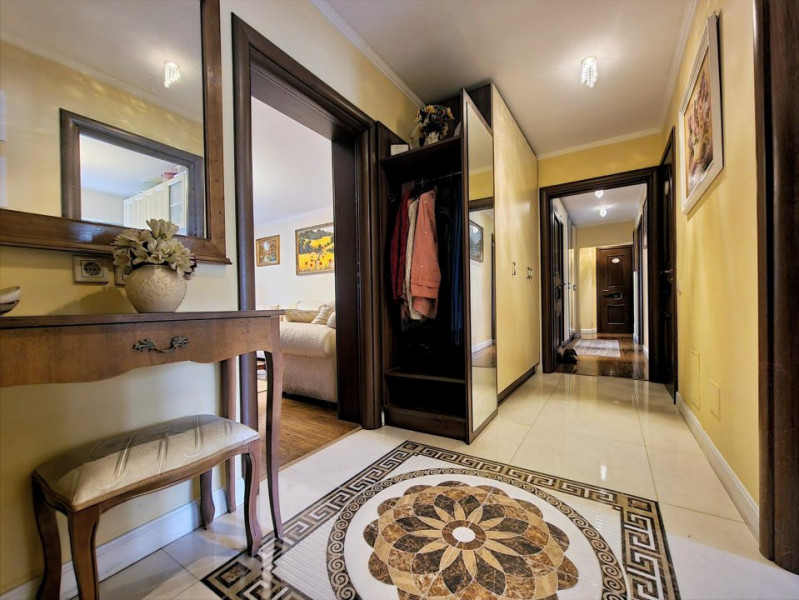 RARITATE // APARTAMENT 5 CAMERE UNIRII