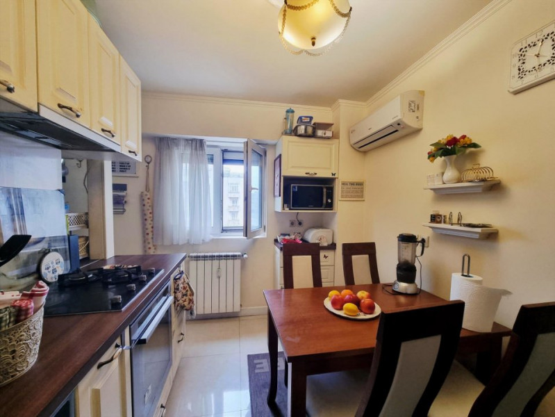 RARITATE // APARTAMENT 5 CAMERE UNIRII