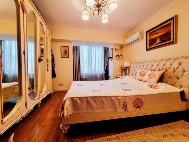 RARITATE // APARTAMENT 5 CAMERE UNIRII