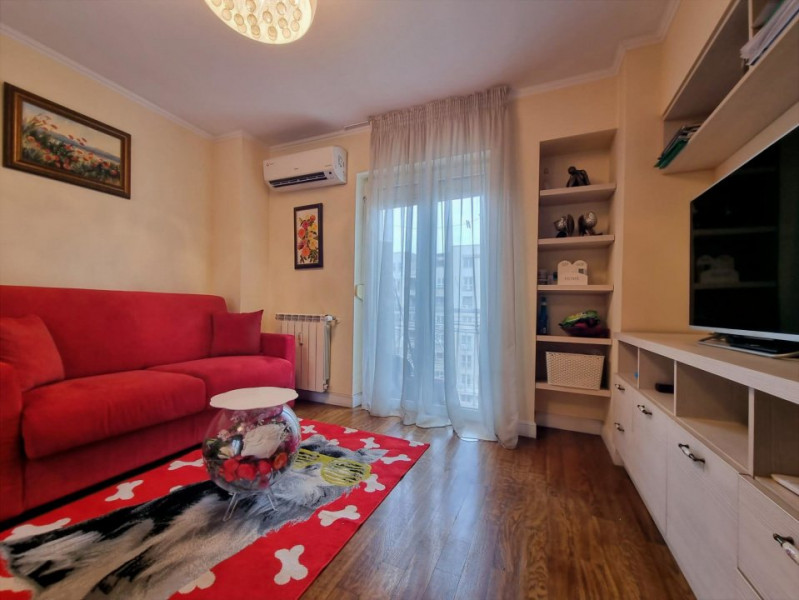 RARITATE // APARTAMENT 5 CAMERE UNIRII